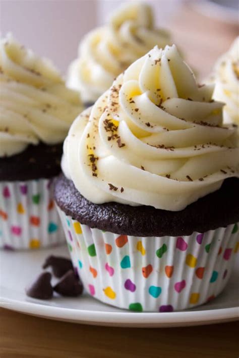 Chocolate Cupcakes With Cream Cheese Frosting