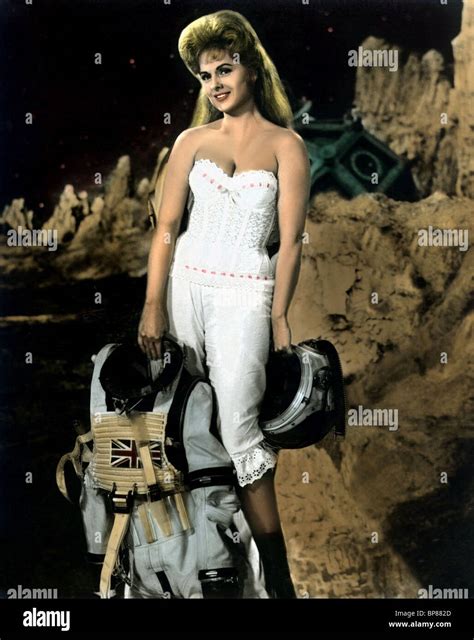 Martha Hyer Dessous First Men In The Moon Stock Photo
