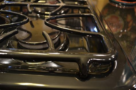 How to clean stove grates & burner heads with vinegar. Southern Accents: Cleaning Gas Stovetop Burners