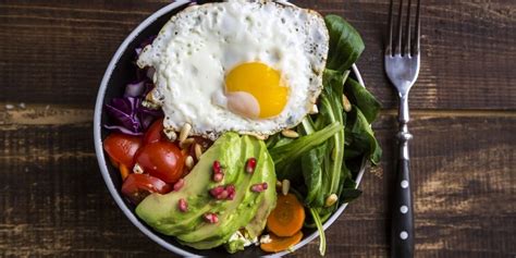 The egg diet can be a viable diet regimen for those who are looking to lose weight or even bulk up and stay fit. 13 Foods You Need To Be Eating If You Want Flatter Abs | Nutrition, Eating eggs, Health snacks