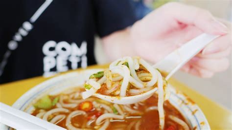 Walaupun tempoh pantang selama 44 hari adalah suatu masa yang amat menguji kesabaran, boleh dikatakan sebilangan besar wanita masih tekun dan rela mengikut tradisi ini. Doktor Ini Dedah Kenapa Perlu Pantang Makan Laksa Selepas ...