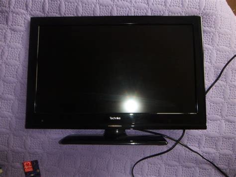 Small Flat Screen Tv 21inches Hardly Used Excellent Condition In