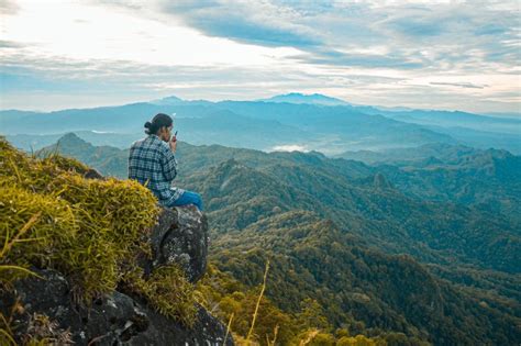 Menggapai Puncak Bulusaraung Gunung Favorit Pendaki Di Sulawesi