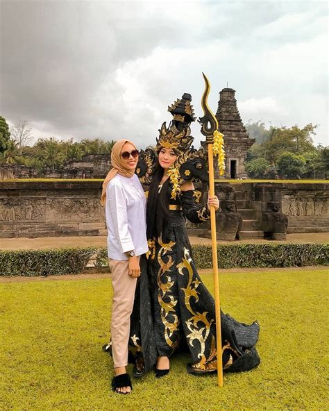 Bukit teletubbies blitar menawarkan kawasan perbukitan hijau dengan berbagai wahana spot foto unik dan menawan. 20 Tempat Wisata di Blitar Jawa Timur yang Paling Hits