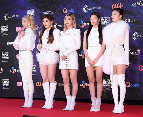 ITZY At Mnet Asian Music Awards Red Carpet Kpopping