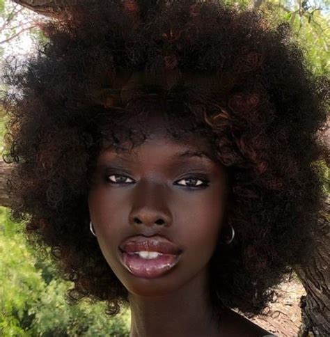 Beautiful Dark Skinned Women Beautiful Lips Gorgeous Pelo Afro Dark