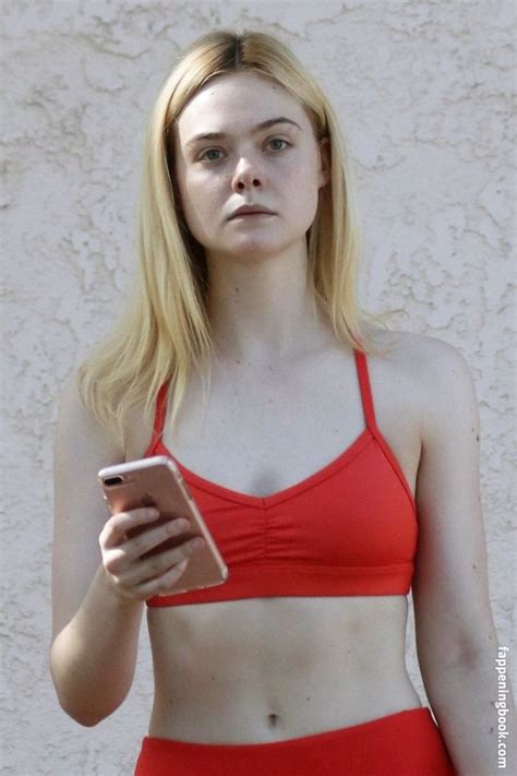 Elle Fanning Nude Sexy The Fappening Uncensored Photo 162269