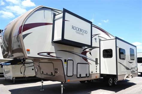 2018 New Forest River Rockwood Signature Ultra Lite 8298ws Fifth Wheel