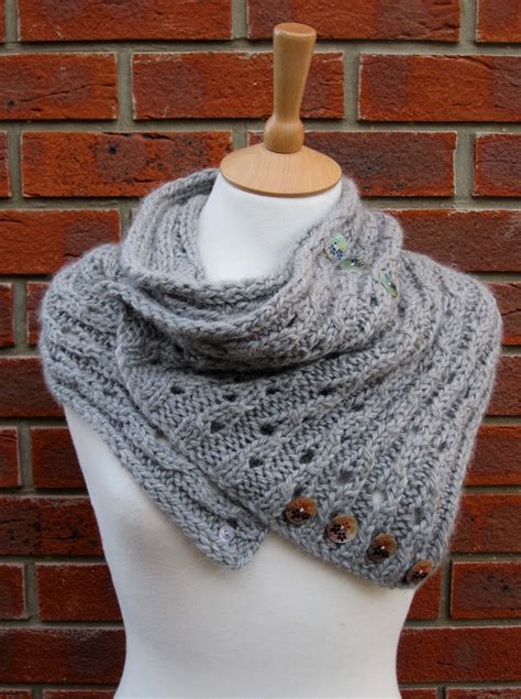 Patterns preceded by an plus sign (+) require free registration (to that particular pattern site, not to knitting pattern central) before viewing. Knitting and More: Rib Lace Scarf/Cowl