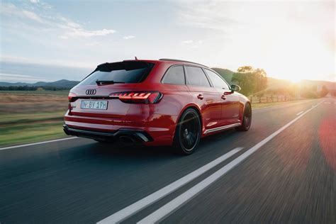 Researched on the new avante 2021, and it looks stunning (subjective). 2021 Audi RS4 Avant Review | CarExpert