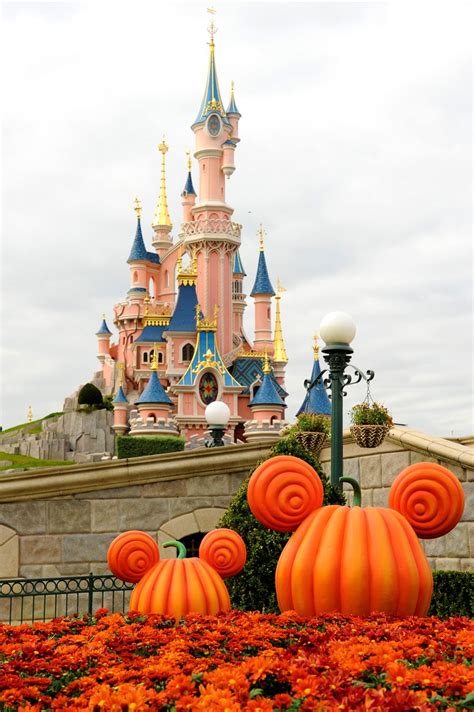 Disneys Halloween Festival In Paris Disneyland Halloween Disneyland