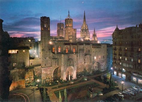 Barri Gotic Gothic Quarter Of Barcelona Found The World