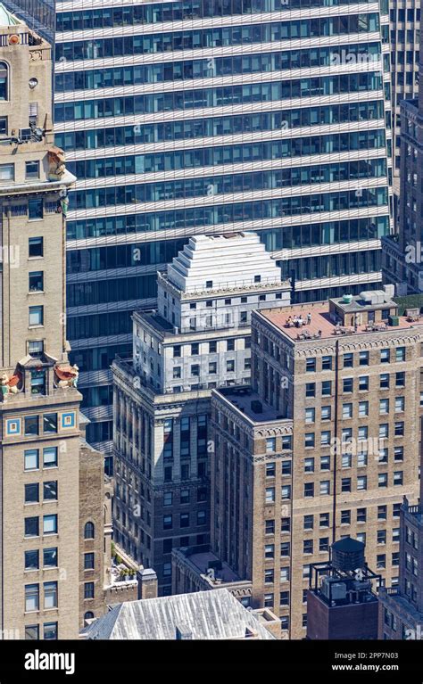 315 Madison Avenue Is A 22 Story Brick And Stone Tower Capped By A
