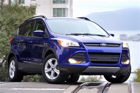 2014 Ford Escape Vins Configurations Msrp And Specs Autodetective