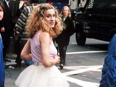 13 Of The Most Iconic Carrie Bradshaw Outfits From Sex And The City