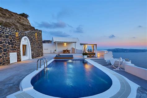 Caldera Honeymoon Villa In Santorini