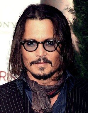 How much does johnny depp weigh? Johnny Depp Wiki Height Weight Shoe Size Stats and ...