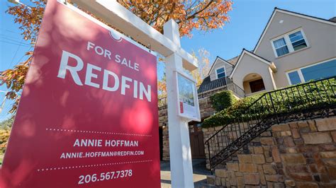 Redfin Aims to Bring E-Commerce to Home Buying - The New York Times