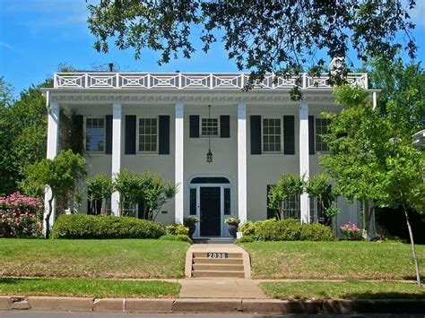 Mesmerizing Southern Colonial House Exterior Designs