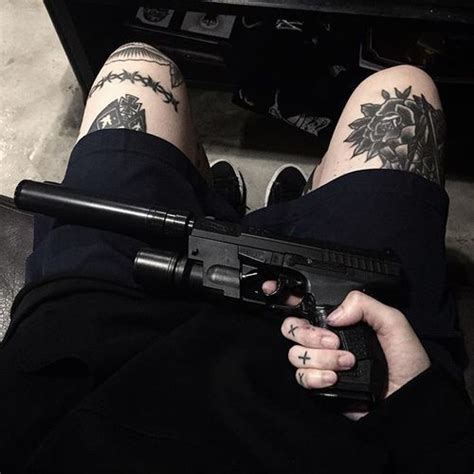 Aesthetic gun pfp / gun aesthetic on tumblr : Imagem de aesthetic, black, and tattoo | Guns