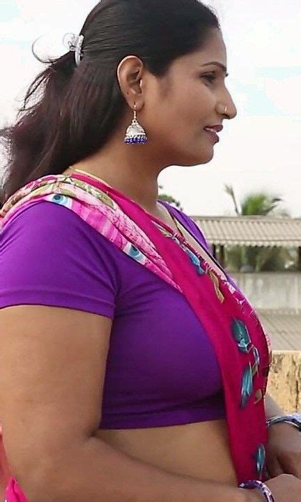 Hot Actresses Beautiful Women Pictures Desi Boobs Sports Bra Saree