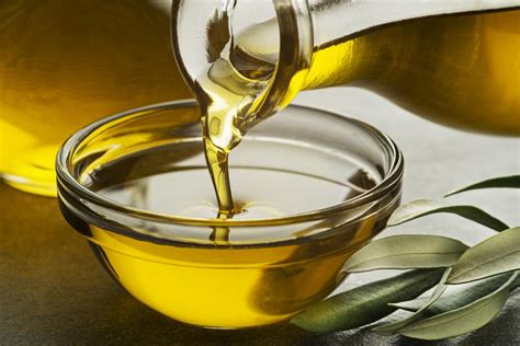 Comparing Oils Olive Coconut Canola And Vegetable Oil