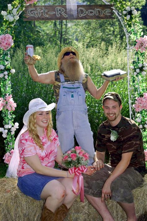 Redneck Wedding - Gallery | eBaum's World