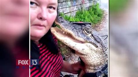 Florida Woman Shows Off Pet Alligator Youtube