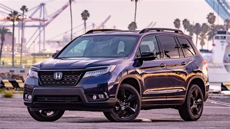 2020 Honda Passport Vs 2020 Ford Edge Comparison Kelley Blue Book