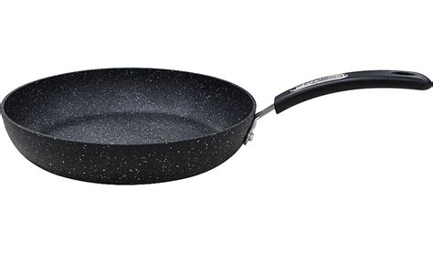 You will need to deal with this kitchen tool with extra caution. Scoville Neverstick Frying Pan 28cm | Home & Garden ...