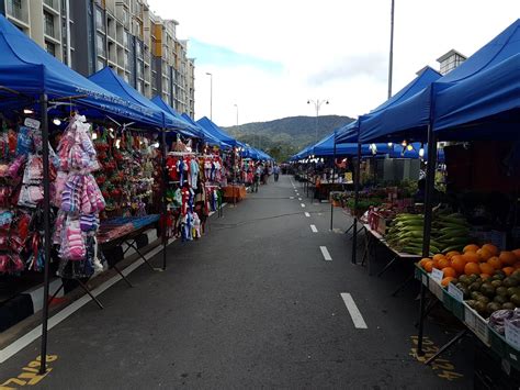 At about 1,500 metres above sea level, it is the highest area on the mainland and enjoys a cool climate and fresh air, with temperatures ranging between 15° and 25. mrkumai.blogspot.com: Pasar Malam Cameron Highlands ketika ...