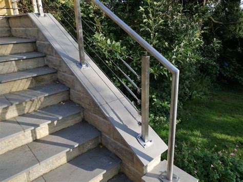 Stainless Steel Wire Rope Balustrade In 2020 Steel Fabrication