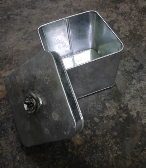 silver stainless steel square box dimension 8 x 8 x 8 inch l x b x h thickness 10mm at rs