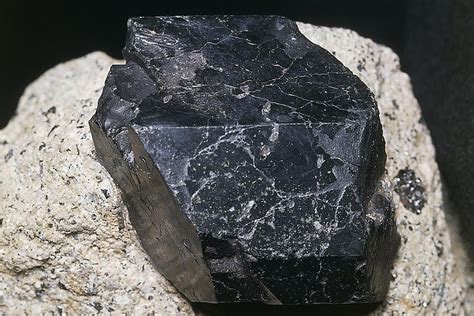 How To Identify Black Minerals