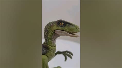 Dino Trackers Velociraptor E Dr Malcon Pack Jurassic World Dominion Facts Scan Code