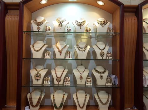 Siroya Jewellersjewellery And Precious Stones In Al Fahidi Al Souq Al