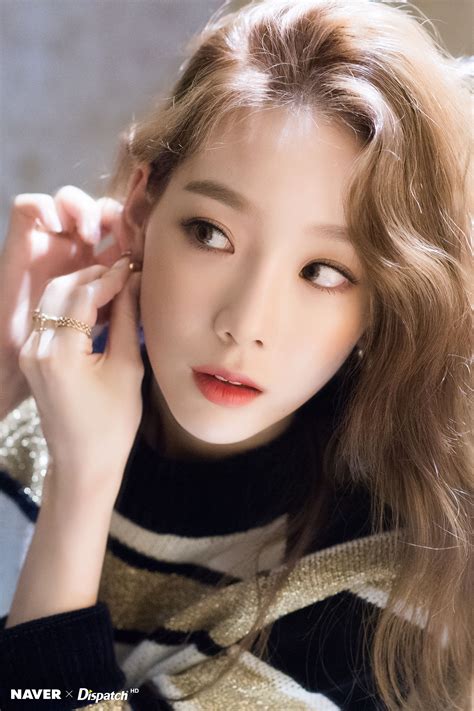 Taeyeon Snsd Pose Pour Un Photoshoot Exclusif Avec Dispatch K Gen Girls Generation Girls