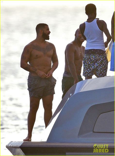 Photo Drake Barbados Shirtless July 2020 20 Photo 4471370 Just Jared