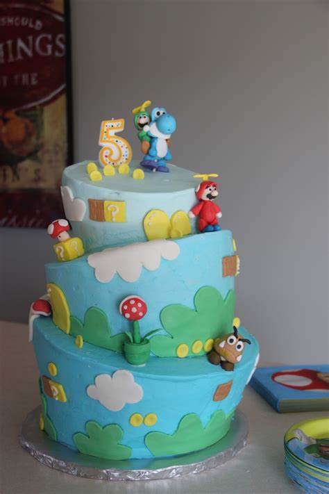 Who didn't play mario brothers growing up??? Luigi Birthday Cake - CakeCentral.com