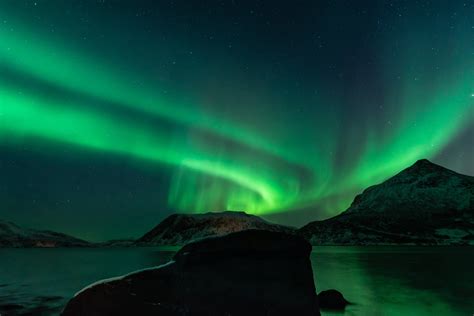 Mountain Night Time Aurora Polaris Tromsø Galaxy 5k Landscape