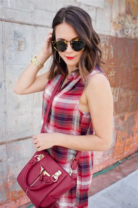 How To Style A Long Plaid Shirt For Fall