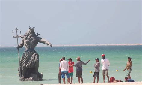 Yucatecos Culpan A Estatua De Poseidón Por Huracán Beryl Y Se Organizan