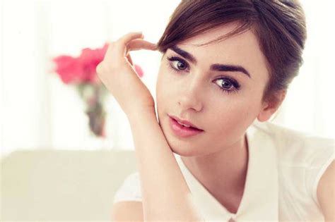 How To Get Perfect Audrey Hepburn Eyebrows