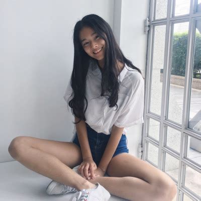 Singaporean Babes Follow And Like For More Tumbex