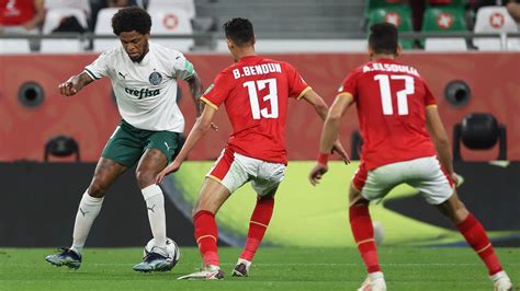 No exterior, defendeu borussia dortmund, colo colo, spartak moscou, atlas e guangzhou. Bicampeão da Libertadores, Palmeiras perde para o Al Ahly ...