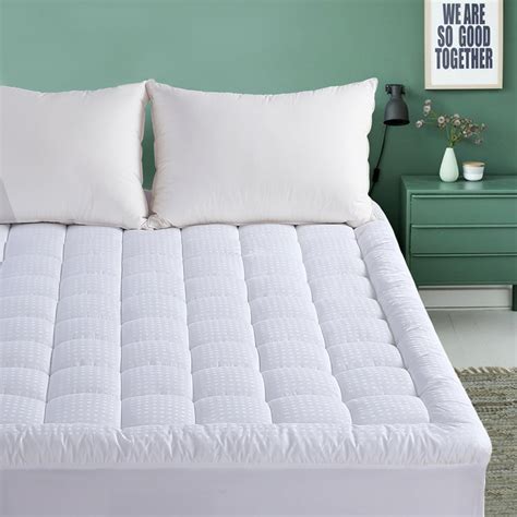 A small number of innerspring mattresses have a pillow top on the front and the back of the bed. Queen Mattress Pad - Pillow Top Fitted Mattress Pad Cover ...