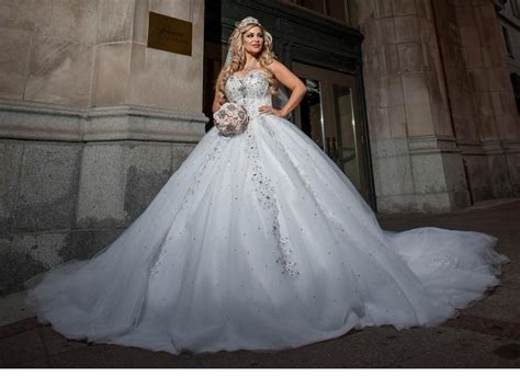 It's the most important turning point in any person's life (except everyone dreams of a big wedding at one point in their lives or another. Big ball gown wedding dresses - SandiegoTowingca.com