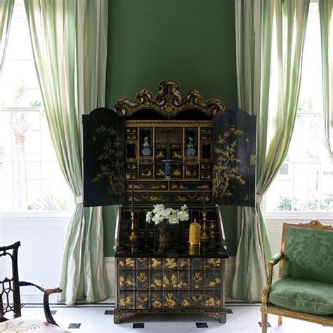 We finally get a close up of the bewkes is a former nyc art director, now living with her family in connecticut. The Chinoiserie Room in Carolyne Roehm's #Charleston home ...