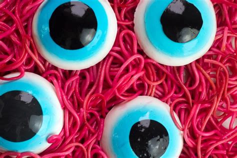 Giant Edible Halloween Eyeballs Halloween Treats