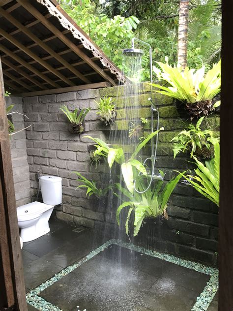 Outdoor Toilet Outdoor Baths Outdoor Bathrooms Outside Bathroom Ideas Garden Shower Garden